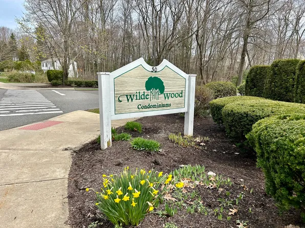 30 Seymour Road APT A2, Plymouth, CT 06786