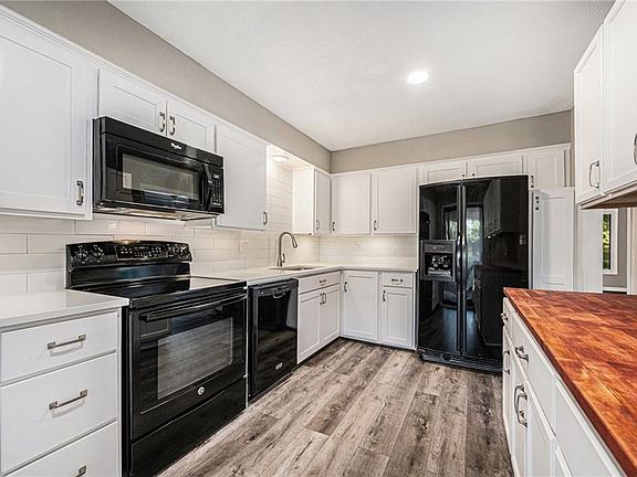 4th image of 8340 NW Overland Dr
