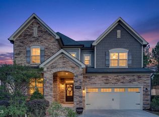221 Birdsgrove Ct, Cary, NC 27519