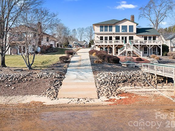2nd image of 106 Anchor Ln