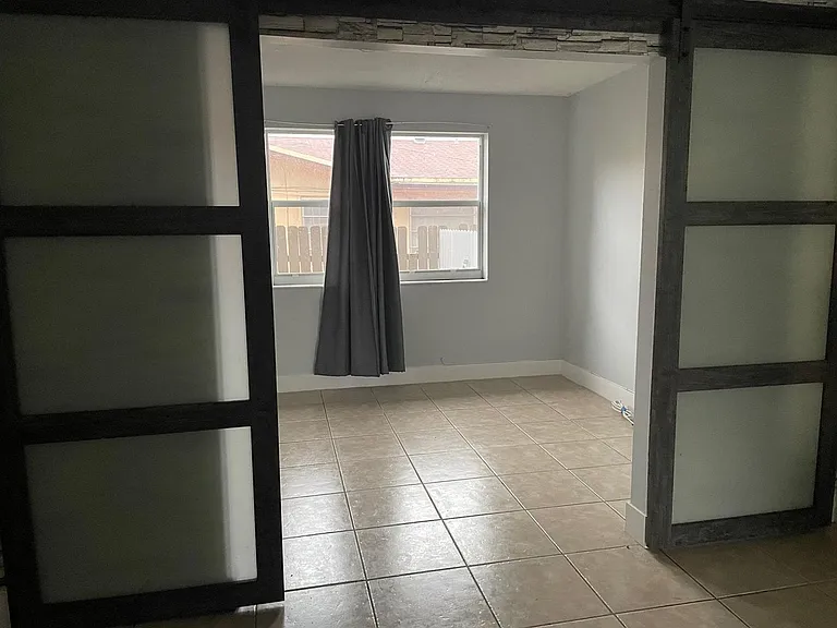 7200 Pembroke Rd — Photo 4