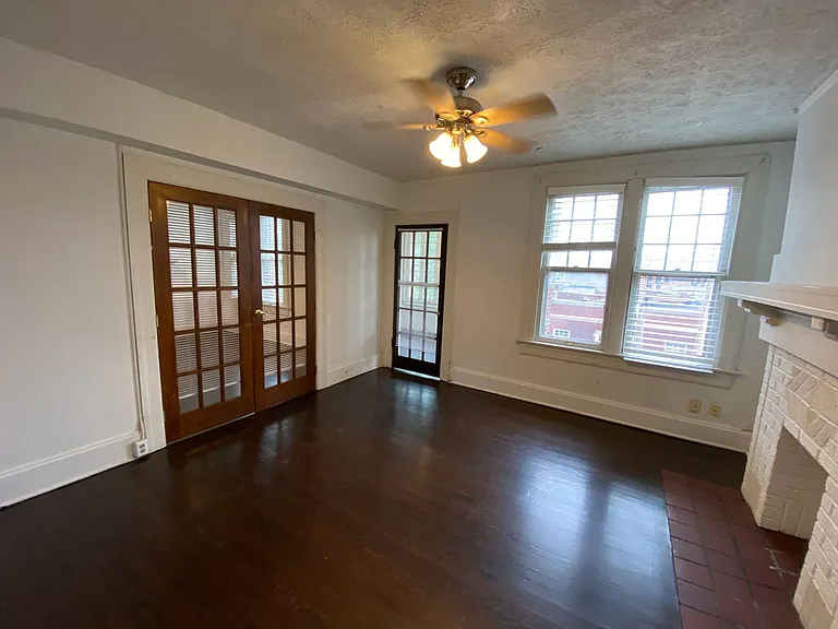 E Norwich Ave 4-16 SSR — Photo 31