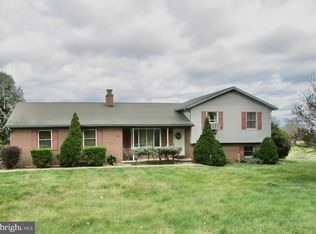 409 E Rosebud Rd, Myerstown, PA 17067
