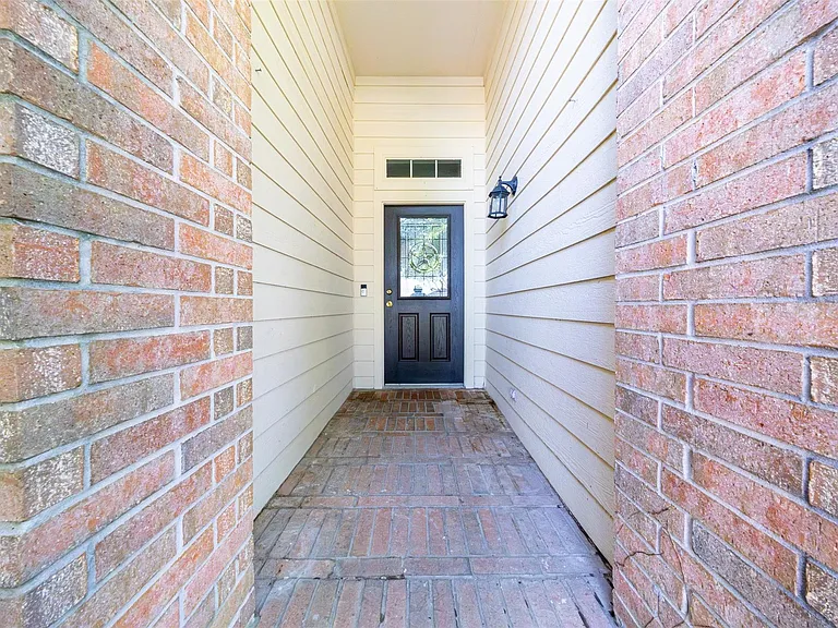 2203 Mountain Ranch Dr — Photo 3