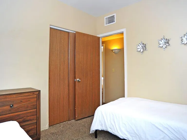 1109 N Camilla Blvd #2 — Photo 16