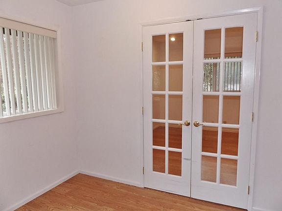 5th image of 2812 SW Breakers Dr