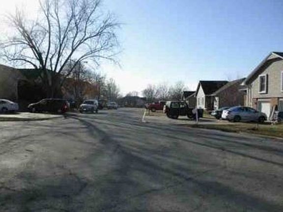 Exterior Neighborhood (street photo)