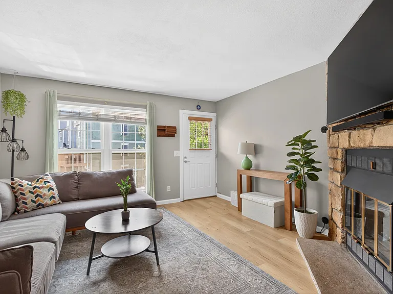 1699 S Trenton St #26 — Photo 3