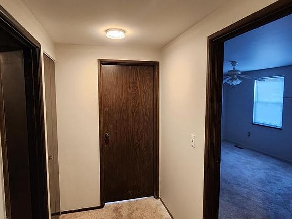 3rd image of 96 Beechwoode Ln