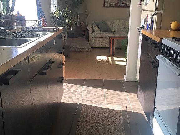 Kitchen view to livingroom