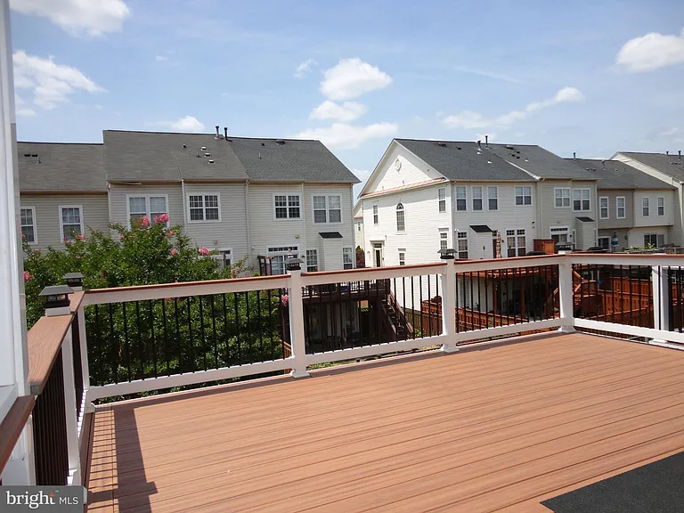 24699 Kings Canyon Sq — Photo 36