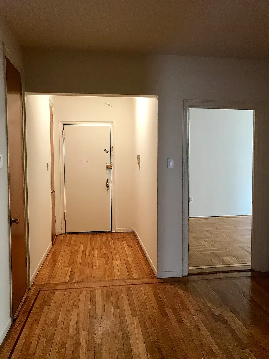 41-00 43rd Avenue — Photo 1