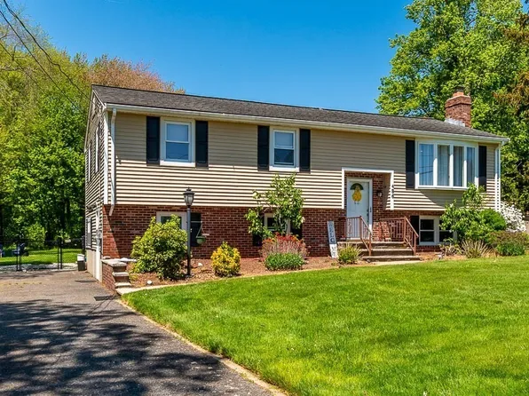 486 Leonard St, Raynham, MA 02767