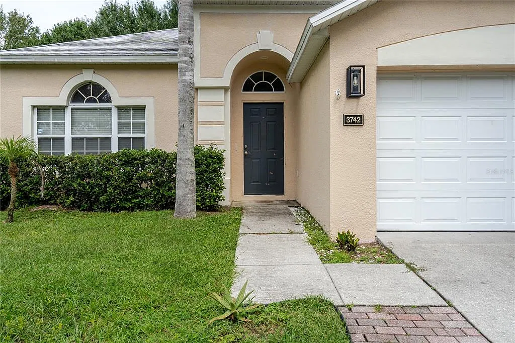 4 bed, 2.0 bath, 1845 sqft, $2,650 — Photo 4
