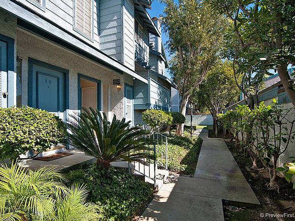 Great location, close to downtown Costa Mesa.