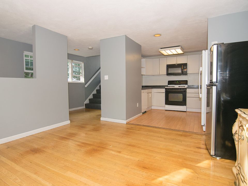 1st image of 126 Glenville Ave APT 1