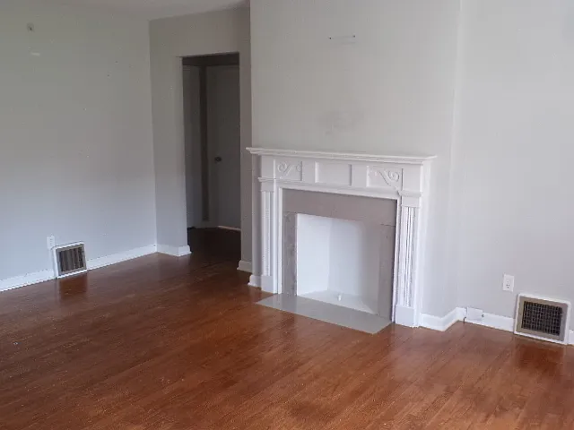 2 bed, 5376 sqft, $1,450 — Photo 2