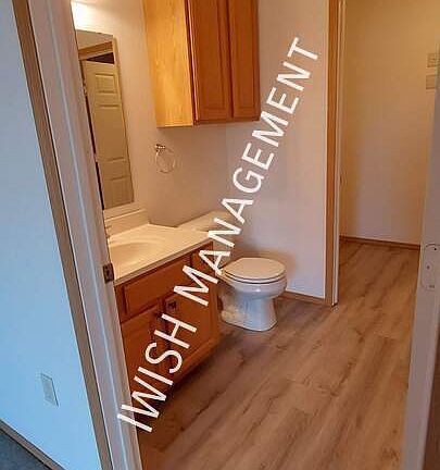 5th image of 401 Linden Dr APT E