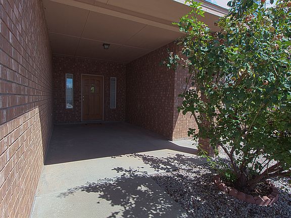 3rd image of 3510 Rosewood Ave