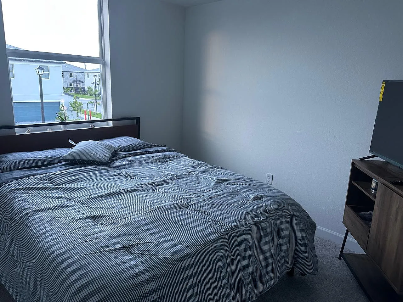 3 bed, 1286 sqft, $800 — Photo 2