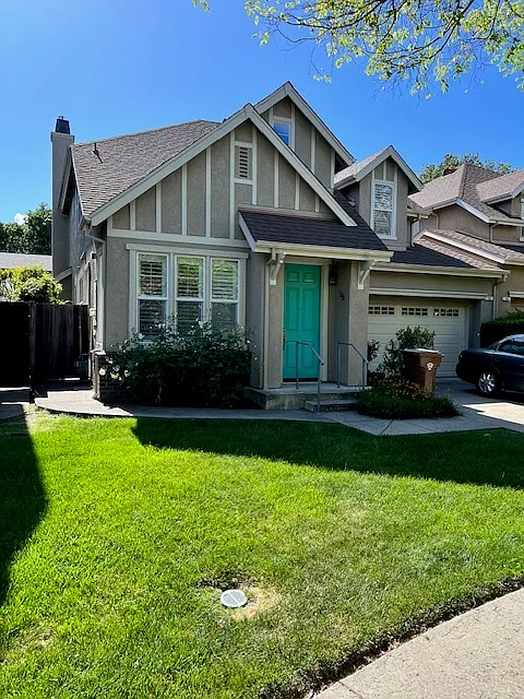 4 bed, 3.0 bath, 2123 sqft, $4,950 — Photo 1
