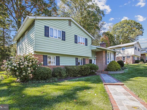 4th image of 3535 Country Hill Dr