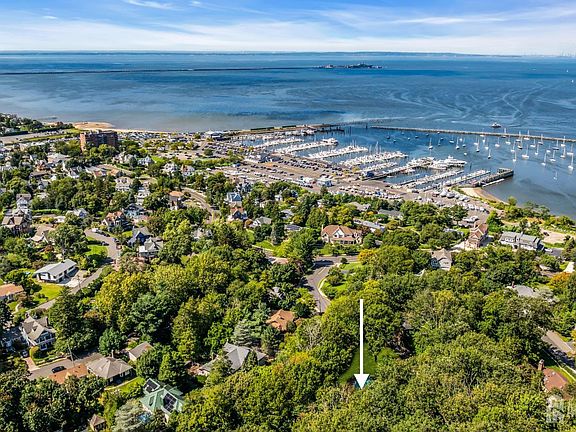 2nd image of 50 Hooper Ave