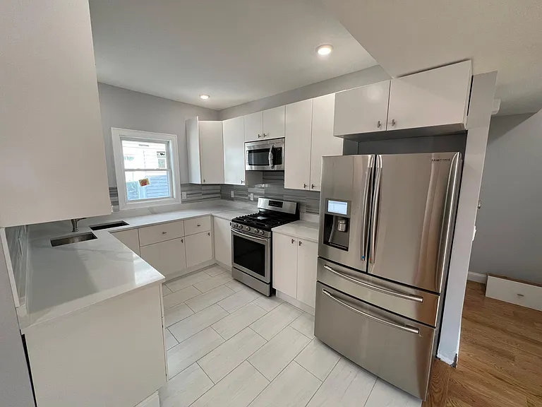 81 Medford St #2 — Photo 4