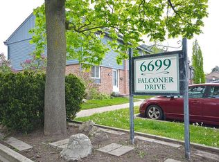 6699 Falconer Dr #85, Mississauga, ON L5N 2E3