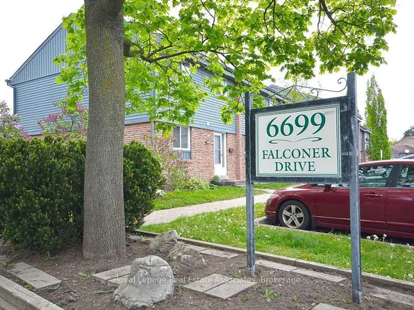 6699 Falconer Dr #85, Mississauga, ON L5N 2E3