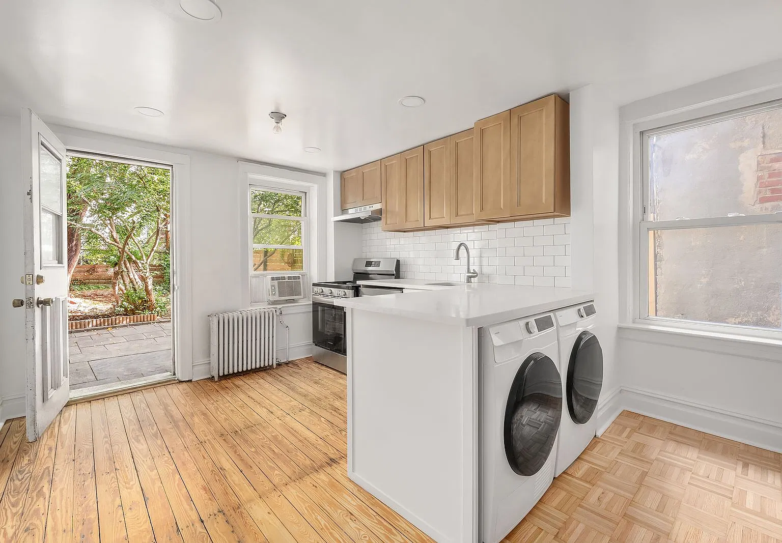 439 Union Street — Photo 1