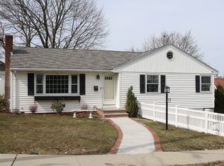 97 Faxon Ln, Quincy, MA 02169