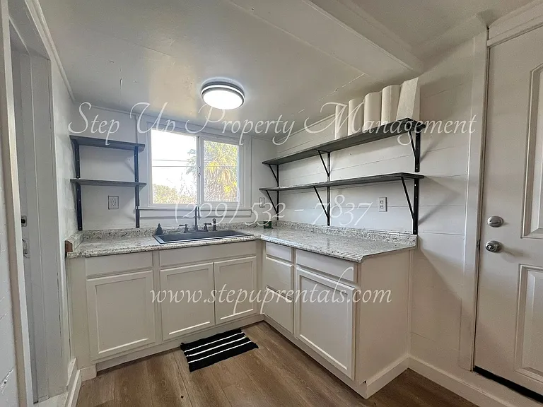 113 W Sunset St #B — Photo 6