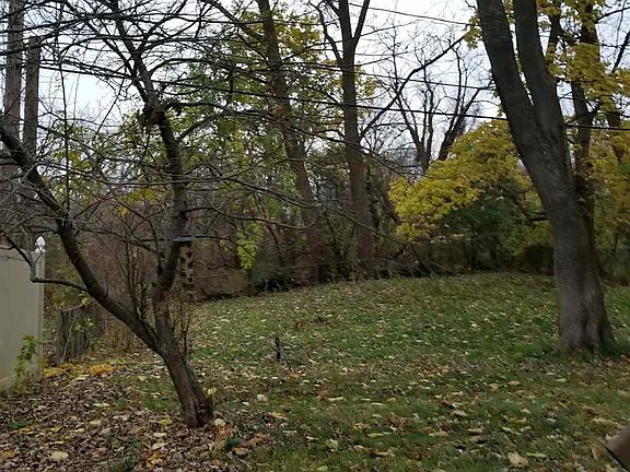 4th image of 65 Crescent Dr