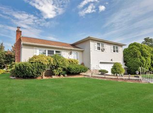 6 Malton Rd, Plainview, NY 11803