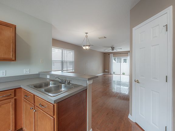 5th image of 4951 Elizabeth Anne Cir