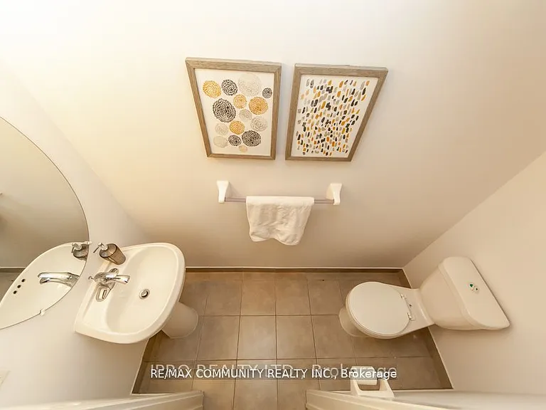 315 Village Green Sq #Townhouse 51 — Photo 15