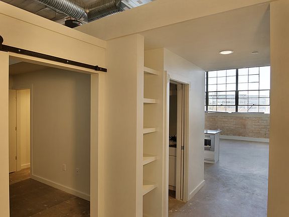 5th image of 1300 E 6th St #200