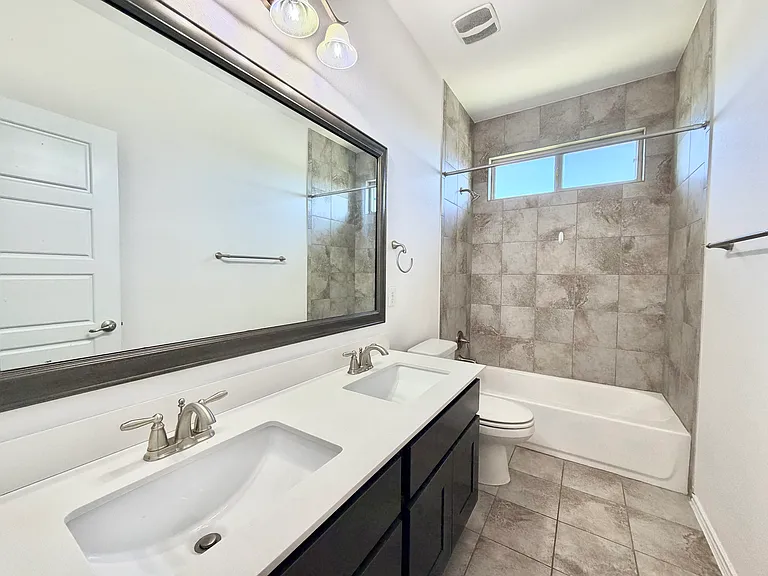 704 Gunning Cv — Photo 25