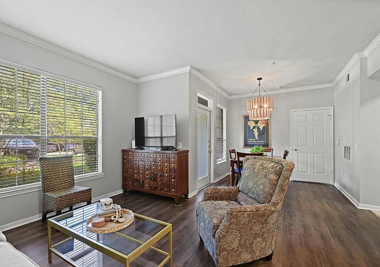 Corporate Furnished Rental — Photo 1