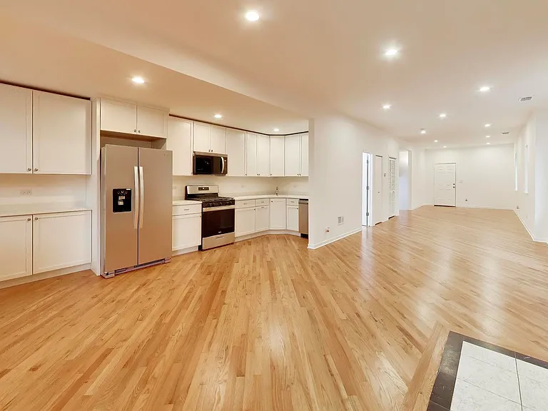 1301 N Oakley Blvd #2B — Photo 4