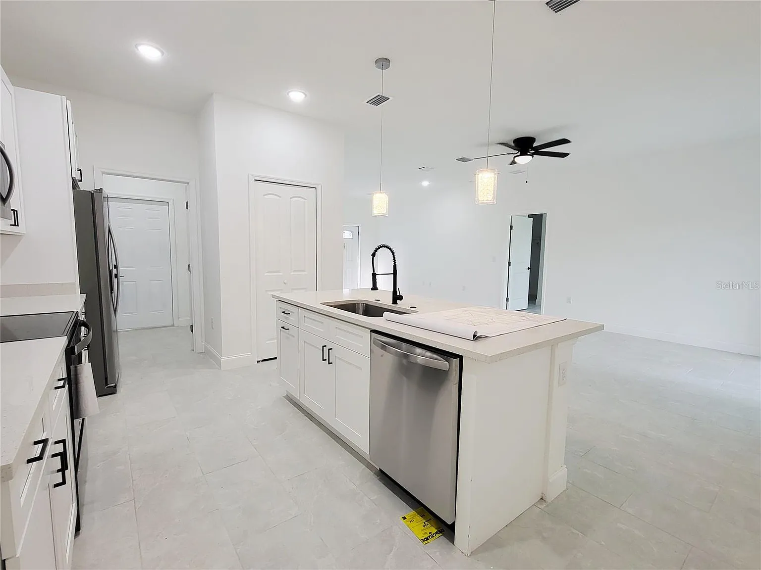 4 bed, 2.5 bath, 1681 sqft, $2,195 — Photo 4