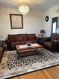 4 bed, 2.5 bath, 2887 sqft, $2,600 — Photo 3