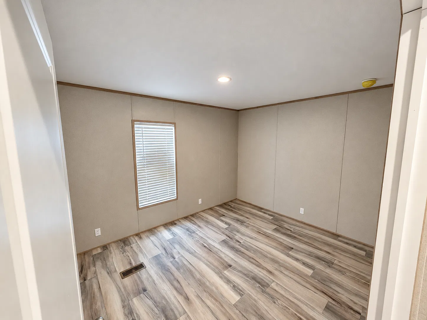 3 bed, $1,350 — Photo 4