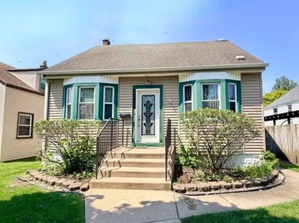 10806 S Whipple St, Chicago, IL 60655