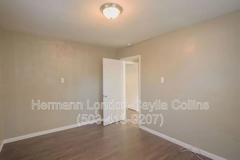 2 bed, 1.0 bath, 700 sqft, $1,199 — Photo 3