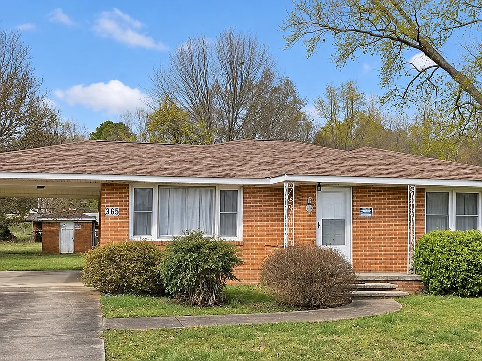 365 Wells Rd