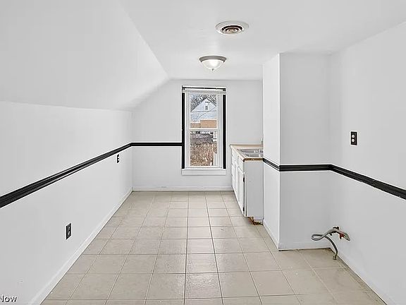 5th image of 2010 Forestdale Ave #2