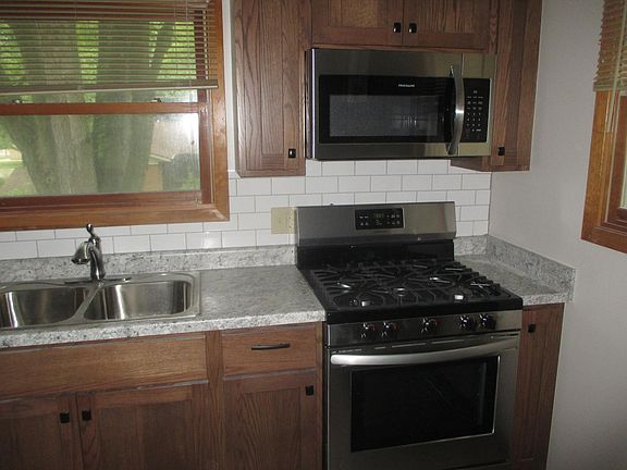 New Gas stove & Microwave