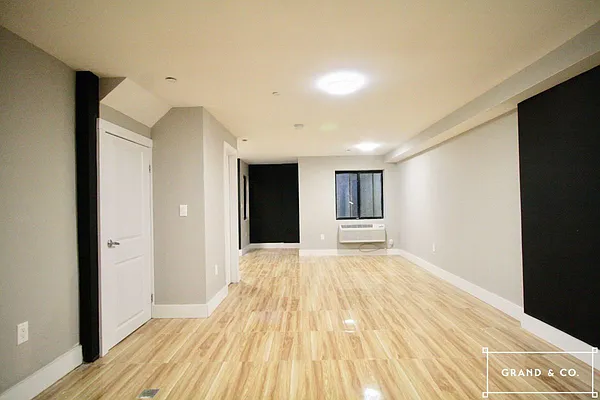 Rented by Grand & Co. | media 11